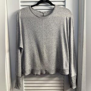 Caution to the Wind XL Light Airy Crew Neck Knit Sweater w/slight Ruffle Hem
